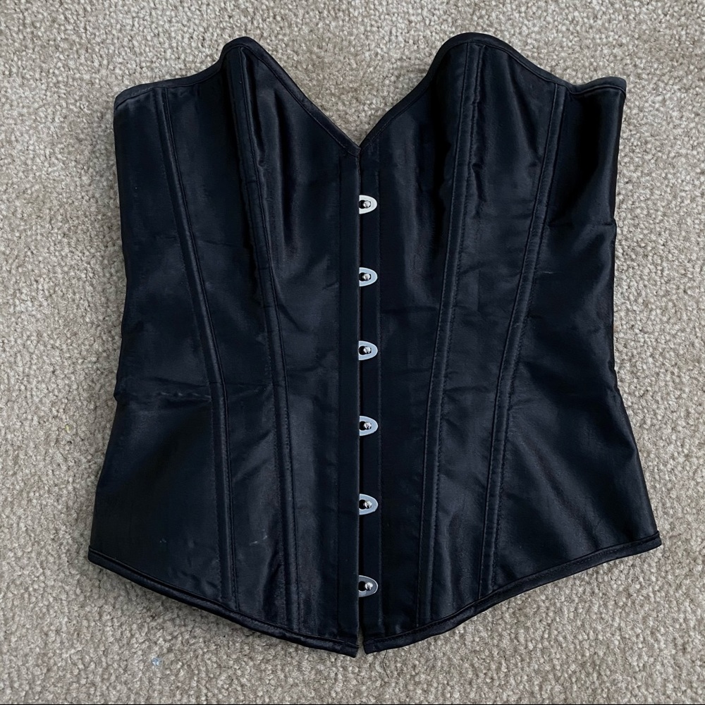 Black Silk Corset🌹